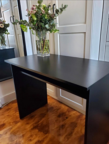 Self assembly black - black, wood