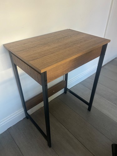 Compact work desk with drawer