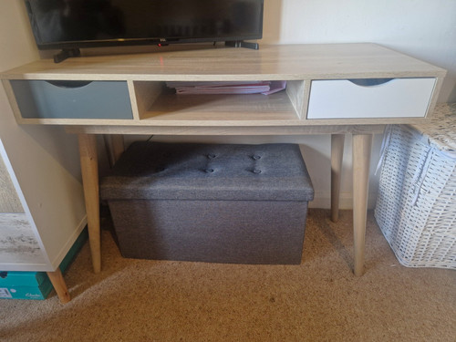 Light wood effect desk - wood,